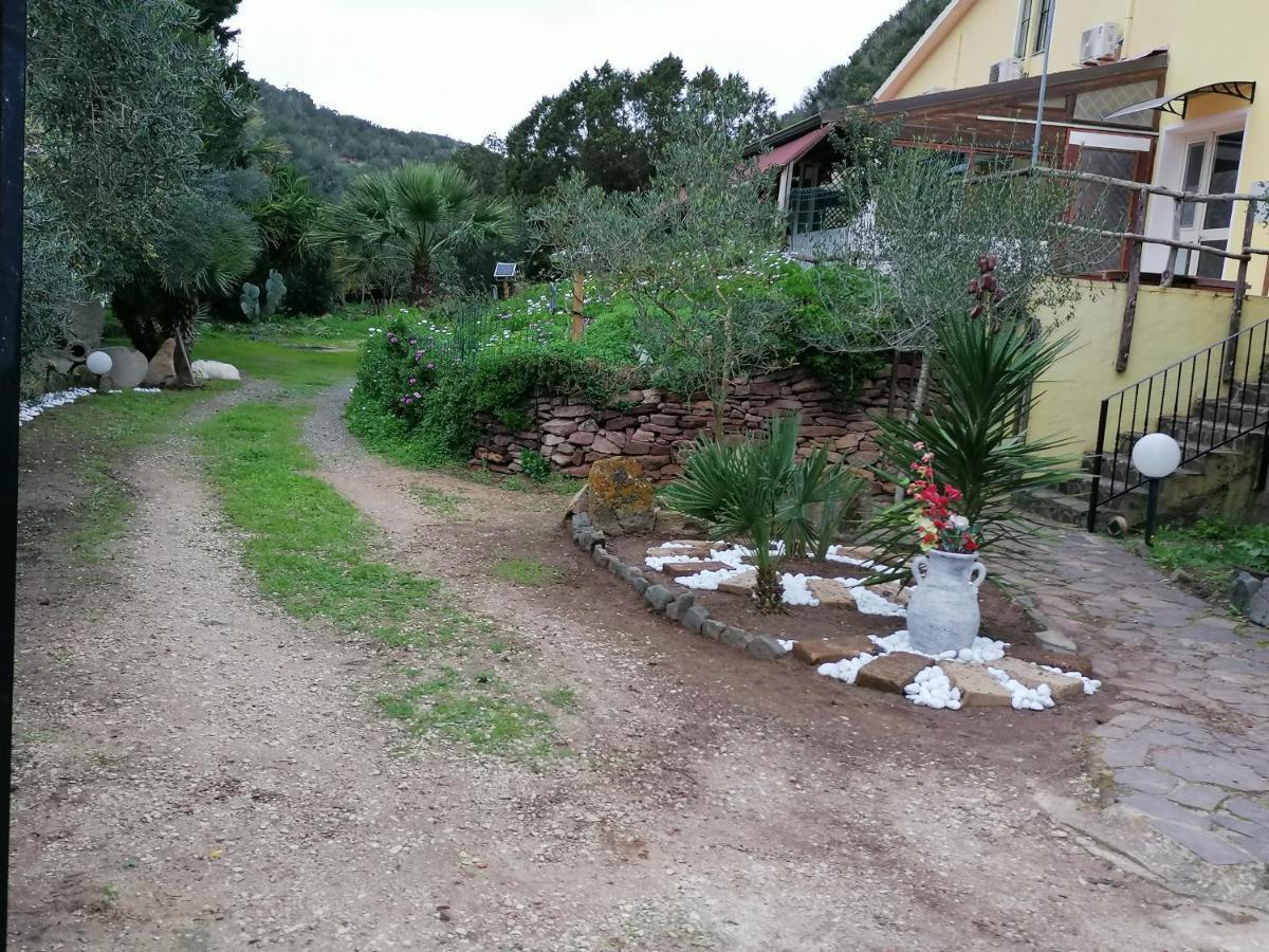 Il Lentischio Hotell Cala Sapone Exteriör bild